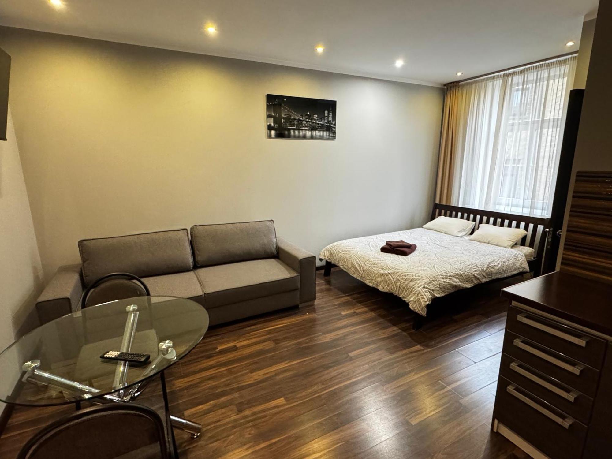 Aparthotel 리가 외부 사진 A studio apartment in London