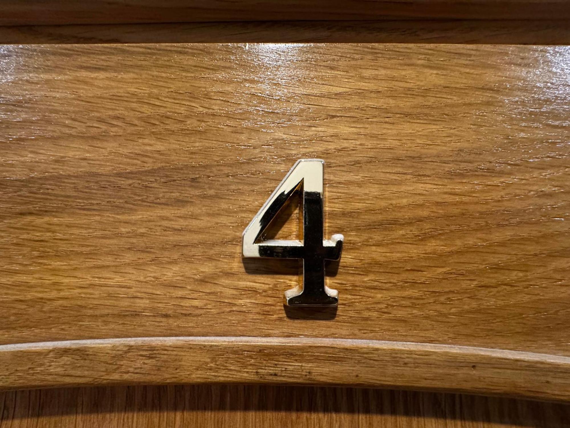 Aparthotel 리가 외부 사진 The number 4 on a door