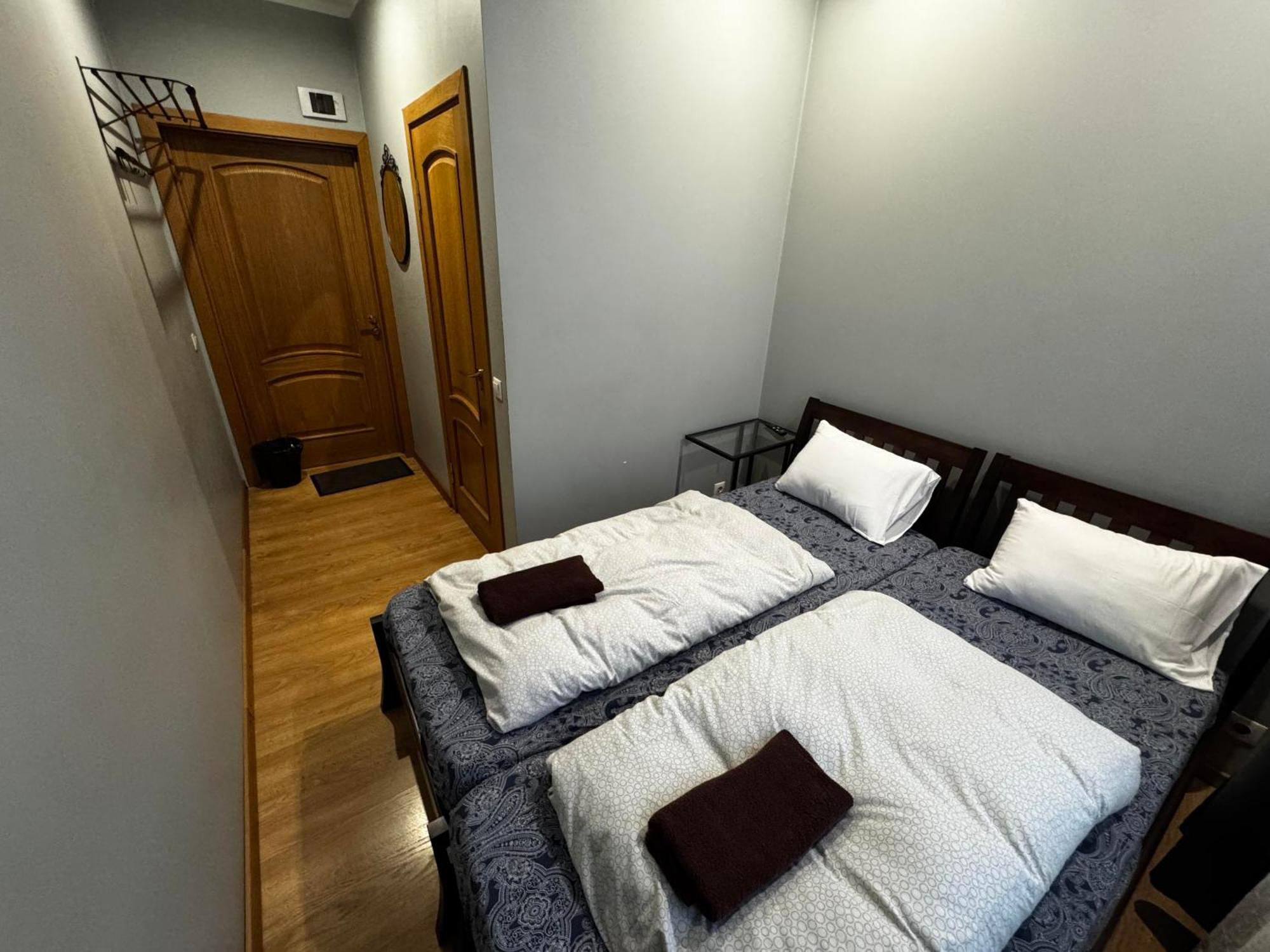 Aparthotel 리가 외부 사진 A room at a capsule hotel in Tokyo, Japan
